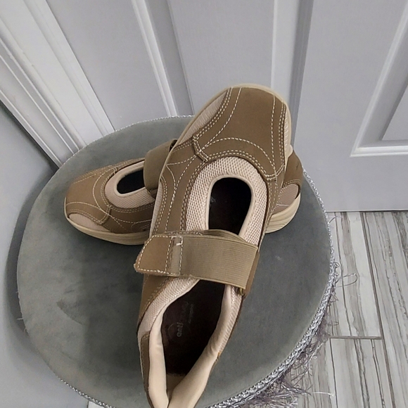 👟Casual Shoes/EASY SPIRIT         NWOB - Picture 7 of 11